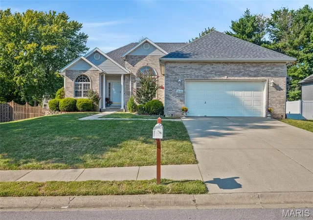 Single family home for sale at 2645 Katrine Lake Dr, Belleville, IL 62221 | MLS# MIS26057749