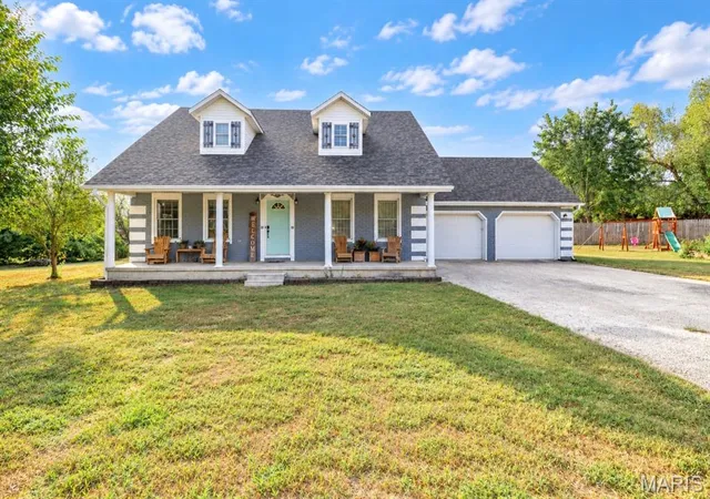 Single family home for sale at 808 Carrie Cir, Lebanon, MO 65536 | MLS# MIS26057750