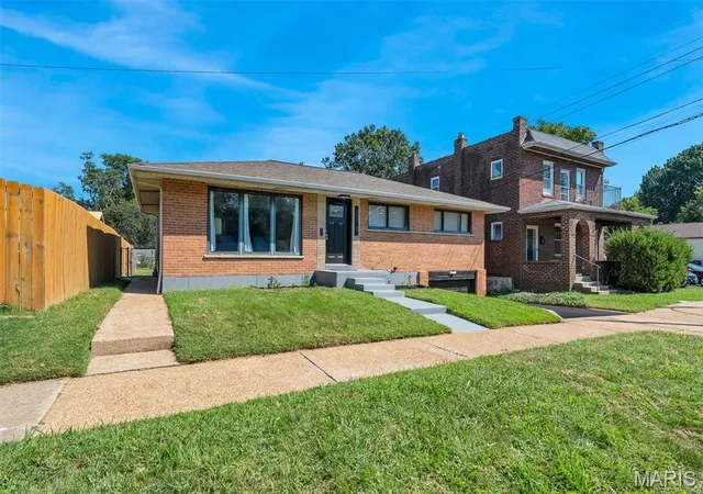 Photo 3 of Single family home for sale at 3710 Mccausland Ave, Saint Louis, MO 63109 | MLS# MIS26057754 | Listing updated on 2026-10-15