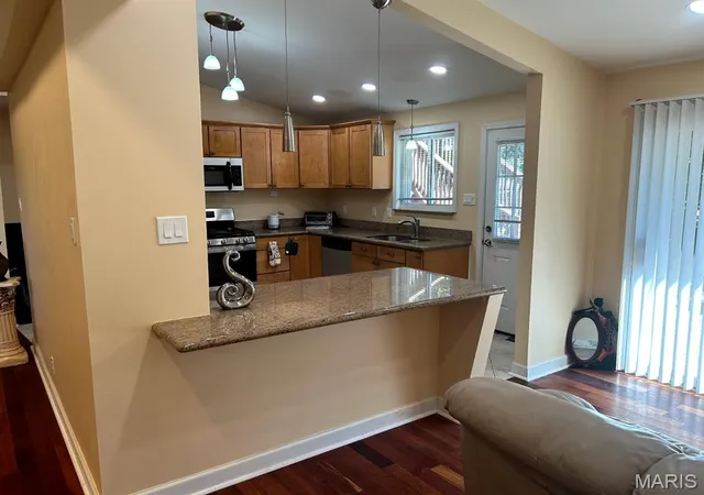 Photo 3 of Sale Pending at 9046 Old Bonhomme Rd, Saint Louis, MO 63132 | MLS# MIS26057762 | Listing updated on 2026-10-17
