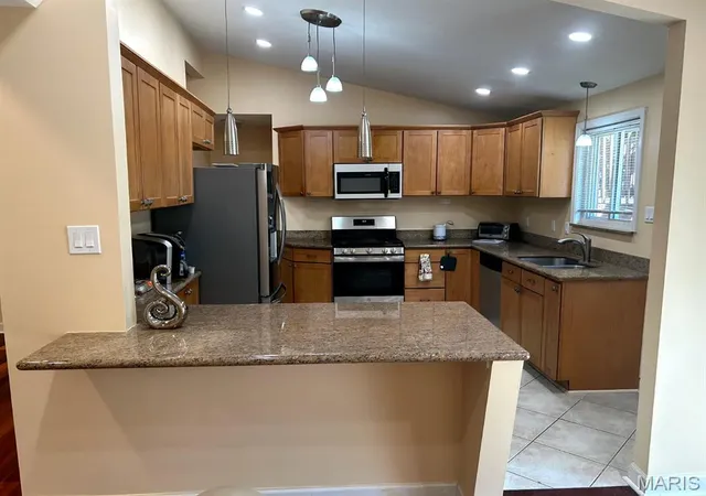 Photo 2 of Sale Pending at 9046 Old Bonhomme Rd, Saint Louis, MO 63132 | MLS# MIS26057762 | Listing updated on 2026-10-17