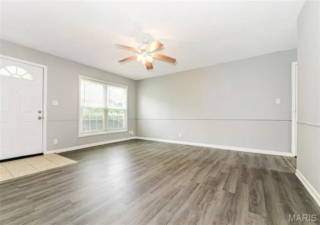 Photo 3 of Single family home for sale at 807 N Ponca Dr, Independence, MO 64056 | MLS# MIS26057764 | Listing updated on 2026-09-07