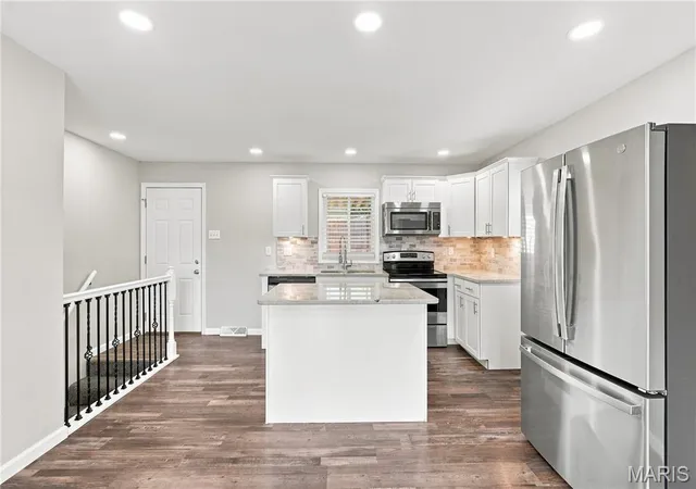 Photo 3 of Single family home for sale at 1620 Dale Ave, Saint Charles, MO 63301 | MLS# MIS26057769 | Listing updated on 2026-09-14