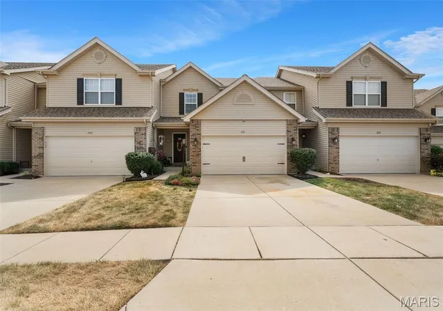 Photo 3 of Sale Pending at 2145 Orchid Blossom Ct, Saint Peters, MO 63376 | MLS# MIS26057773 | Listing updated on 2026-09-13