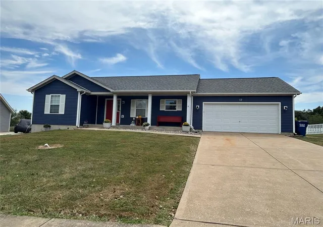Single family home for sale at 17 Dean Wells Ct, Warrenton, MO 63383 | MLS# MIS26057776