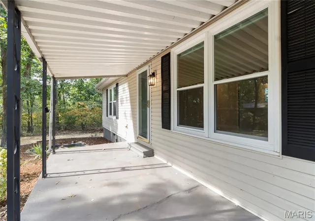 Photo 3 of Single family home for sale at 4343 Center Dr, De Soto, MO 63020 | MLS# MIS26057778 | Listing updated on 2026-10-06