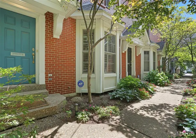 Photo 2 of Townhouse for sale at 7707 Gannon Ave, Saint Louis, MO 63130 | MLS# MIS26057786 | Listing updated on 2026-09-21