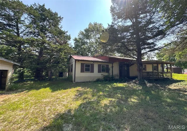 Single family home for sale at 31700 Jules Trl, Warsaw, MO 65355 | MLS# MIS26057787