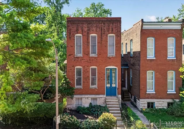 Photo 2 of Sale Pending at 2016 Hickory St, Saint Louis, MO 63104 | MLS# MIS26057788 | Listing updated on 2026-09-30