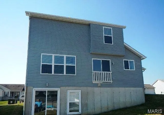 Photo 3 of Sale Pending at 2295 Paige Marie Dr, Warrenton, MO 63383 | MLS# MIS26057789 | Listing updated on 2026-10-01