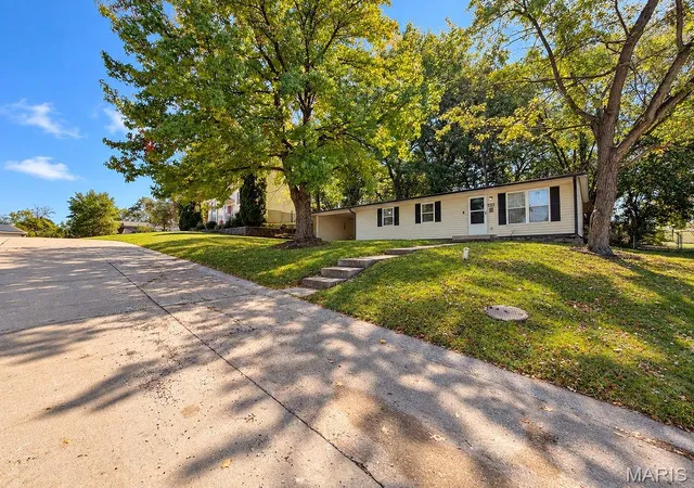 Single family home for sale at 702 Locust St, Festus, MO 63028 | MLS# MIS26057790