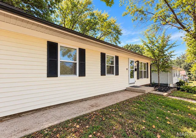 Photo 3 of Single family home for sale at 702 Locust St, Festus, MO 63028 | MLS# MIS26057790 | Listing updated on 2026-10-05
