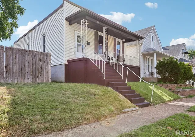 Photo 2 of Sale Pending at 5108 Cologne Ave, Saint Louis, MO 63116 | MLS# MIS26057799 | Listing updated on 2026-09-27
