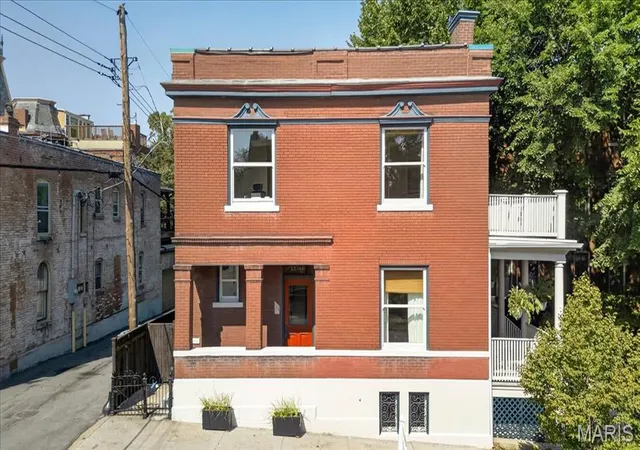 Photo 1 of Single family home for sale at 1109 Lami St, Saint Louis, MO 63104 | MLS# MIS26057804 | Listing updated on 2026-09-16