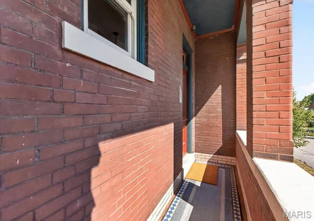 Photo 3 of Single family home for sale at 1109 Lami St, Saint Louis, MO 63104 | MLS# MIS26057804 | Listing updated on 2026-09-16