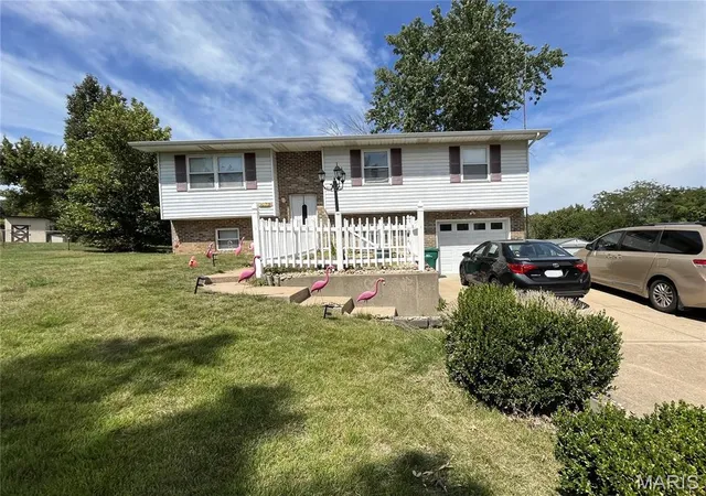 Photo 1 of Single family home for sale at 3079 Victoria Rd, Festus, MO 63028 | MLS# MIS26057815 | Listing updated on 2026-09-20