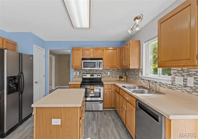 Photo 2 of Single family home for sale at 204 Boulder Point Dr, Saint Peters, MO 63376 | MLS# MIS26057821 | Listing updated on 2026-09-14