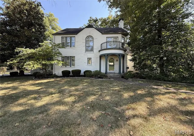 Photo 1 of Sale Pending at 520 Sherwood Dr, Saint Louis, MO 63119 | MLS# MIS26057823 | Listing updated on 2026-10-27
