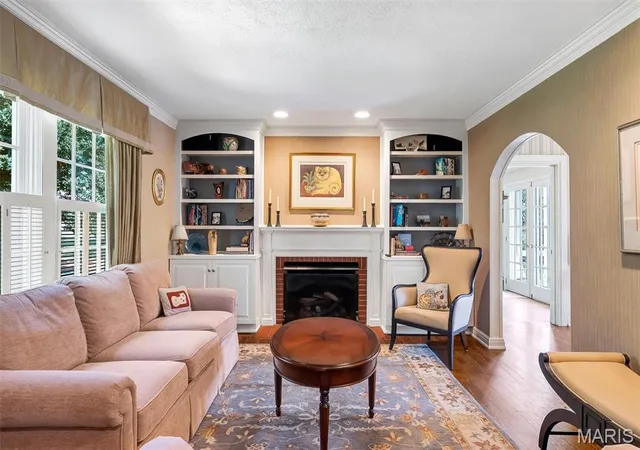 Photo 4 of Single family home for sale at 20 Westwood Forest Ln, Saint Louis, MO 63122 | MLS# MIS26057826 | Listing updated on 2026-09-13