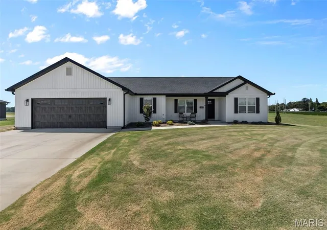 Photo 1 of Single family home for sale at 303 Seabiscuit Dr, Sikeston, MO 63801 | MLS# MIS26057827 | Listing updated on 2026-10-04