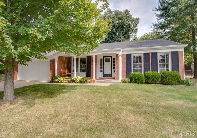 Photo 1 of Single family home for sale at 4815 Blu Fountain Dr, Godfrey, IL 62035 | MLS# MIS26057831 | Listing updated on 2026-10-06