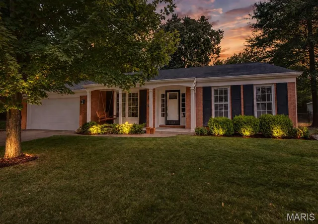 Photo 2 of Single family home for sale at 4815 Blu Fountain Dr, Godfrey, IL 62035 | MLS# MIS26057831 | Listing updated on 2026-10-06