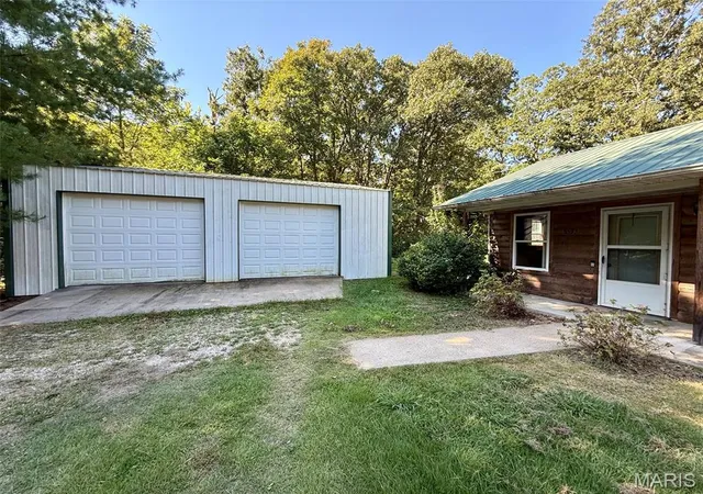 Photo 1 of Single family home for sale at 8575 N Service Rd, Bourbon, MO 65441 | MLS# MIS26057834 | Listing updated on 2026-09-12