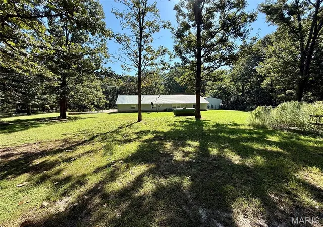Photo 3 of Single family home for sale at 8575 N Service Rd, Bourbon, MO 65441 | MLS# MIS26057834 | Listing updated on 2026-09-12
