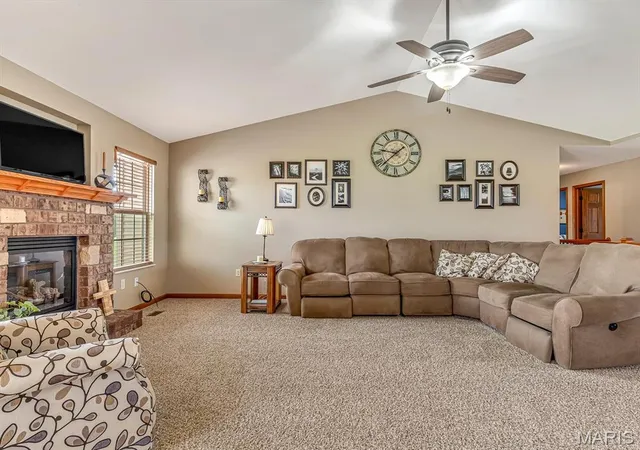 Photo 4 of Single family home for sale at 4009 Autumn Oak Dr, Smithton, IL 62285 | MLS# MIS26057835 | Listing updated on 2026-09-24