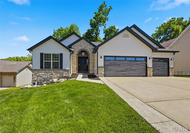 Photo 1 of Single family home for sale at 1128 Patsy Ln, O Fallon, MO 63366 | MLS# MIS26057838 | Listing updated on 2026-09-12