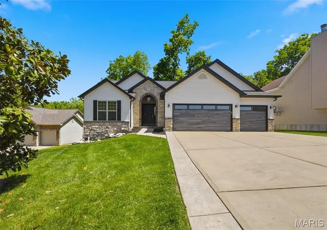 Photo 2 of Single family home for sale at 1128 Patsy Ln, O Fallon, MO 63366 | MLS# MIS26057838 | Listing updated on 2026-09-12