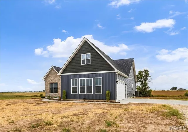 Photo 3 of Single family home for sale at 101 Prairie Trl, Old Monroe, MO 63369 | MLS# MIS26057851 | Listing updated on 2026-10-05