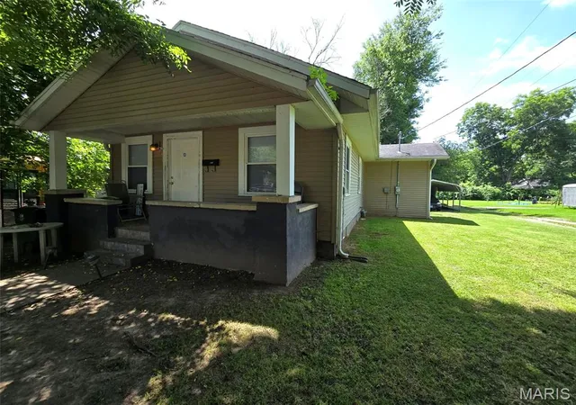 Photo 1 of Single family home for sale at 811 Elm St, Cape Girardeau, MO 63703 | MLS# MIS26057858 | Listing updated on 2026-09-08