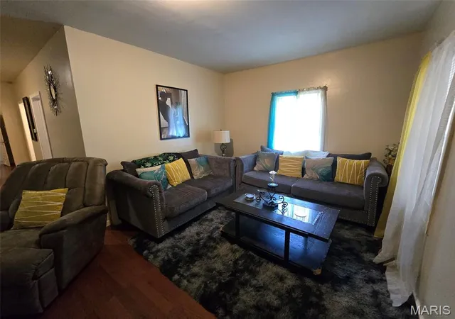 Photo 3 of Single family home for sale at 811 Elm St, Cape Girardeau, MO 63703 | MLS# MIS26057858 | Listing updated on 2026-09-08