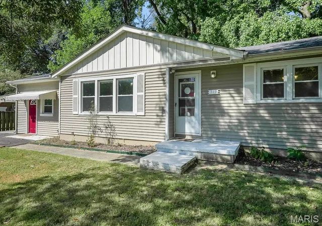 Photo 3 of Sale Pending at 113 N Bend Dr, Fairview Heights, IL 62208 | MLS# MIS26057866 | Listing updated on 2026-09-13