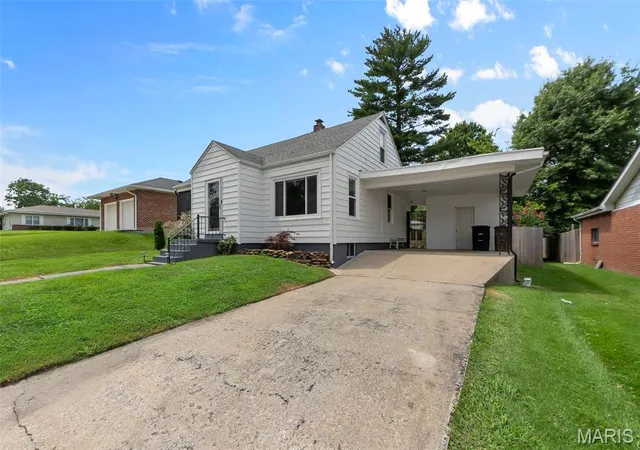 Photo 2 of Single family home for sale at 1507 N Henderson St, Cape Girardeau, MO 63701 | MLS# MIS26057868 | Listing updated on 2026-10-08