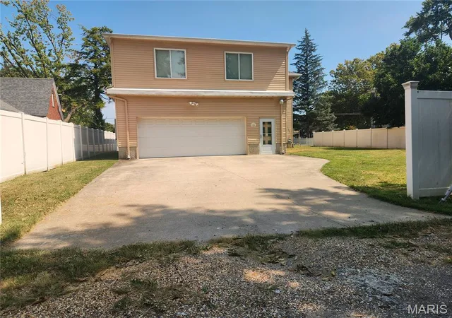 Photo 25 of Single family home for sale at 506 N State St, Jerseyville, IL 62052 | MLS# MIS26057879 | Listing updated on 2026-10-26