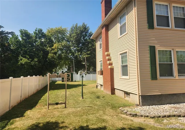 Photo 4 of Single family home for sale at 506 N State St, Jerseyville, IL 62052 | MLS# MIS26057879 | Listing updated on 2026-10-26