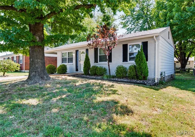 Photo 1 of Sale Pending at 3263 Ipswich Ln, Saint Charles, MO 63301 | MLS# MIS26057882 | Listing updated on 2026-09-21