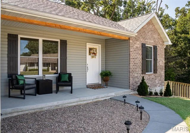 Photo 2 of Sale Pending at 108 Keagan Pl, Gerald, MO 63037 | MLS# MIS26057890 | Listing updated on 2026-09-21