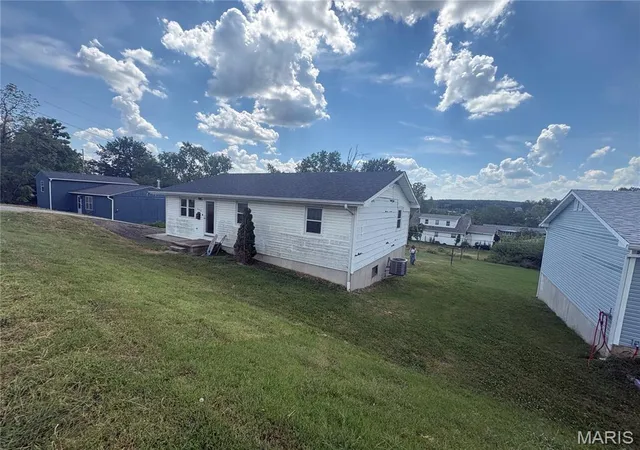 Photo 3 of Single family home for sale at 908 E State Route 72, Rolla, MO 65401 | MLS# MIS26057891 | Listing updated on 2026-10-07