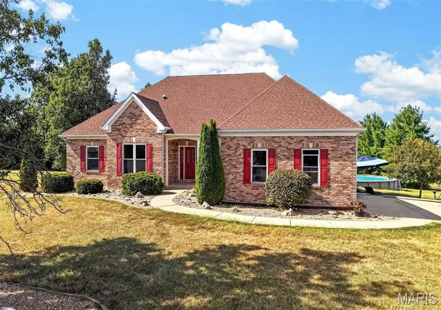 Photo 2 of Single family home for sale at 151 Southfield Dr, Moscow Mills, MO 63362 | MLS# MIS26057893 | Listing updated on 2026-10-04