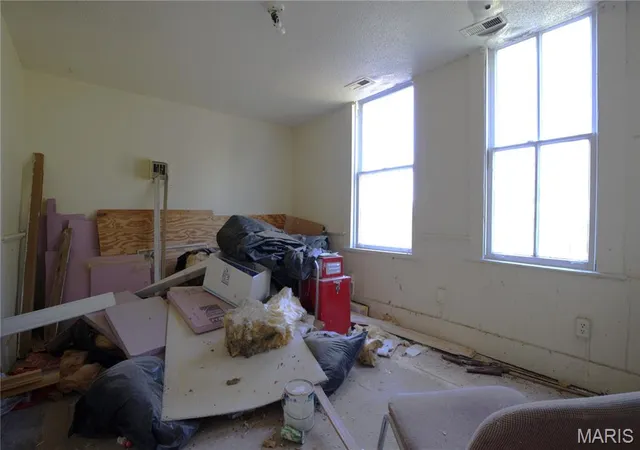 Photo 3 of Multi family home for sale at 401 Kentucky St, Louisiana, MO 63353 | MLS# MIS26057895 | Listing updated on 2026-09-19