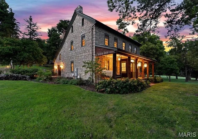 Photo 3 of Single family home for sale at 2275 Hwy F, Defiance, MO 63341 | MLS# MIS26057899 | Listing updated on 2026-09-16
