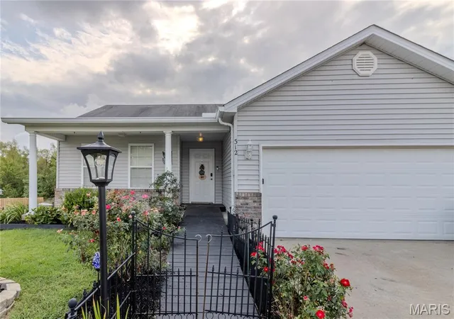 Photo 2 of Single family home for sale at 312 Arbor Cir, Jackson, MO 63755 | MLS# MIS26057906 | Listing updated on 2026-10-01