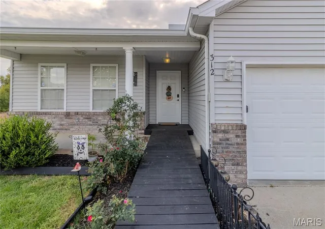Photo 3 of Single family home for sale at 312 Arbor Cir, Jackson, MO 63755 | MLS# MIS26057906 | Listing updated on 2026-10-01