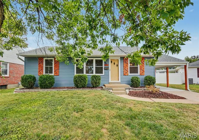 Single family home for sale at 502 Pine St, Saint Charles, MO 63301 | MLS# MIS26057910