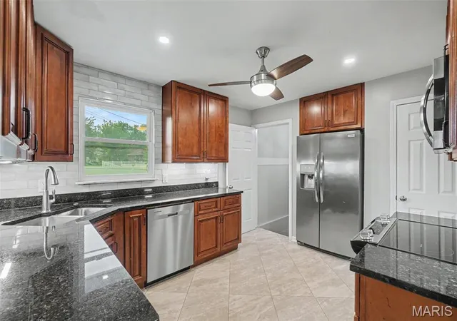 Photo 3 of Single family home for sale at 502 Pine St, Saint Charles, MO 63301 | MLS# MIS26057910 | Listing updated on 2026-10-03