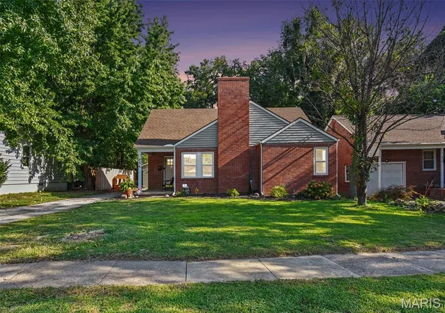Photo 1 of Single family home for sale at 416 Brentwood Blvd, Alton, IL 62002 | MLS# MIS26057918 | Listing updated on 2026-09-14