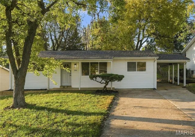 Photo 1 of Single family home for sale at 1808 Hudson Rd, Saint Louis, MO 63136 | MLS# MIS26057931 | Listing updated on 2026-10-27